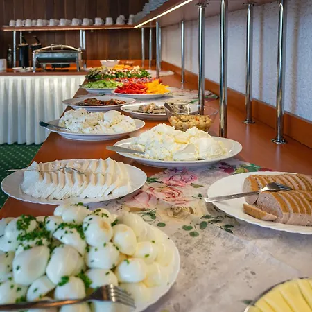 Hotel Zespół Tatry - Tatry I Budynek Turystyczny 3*